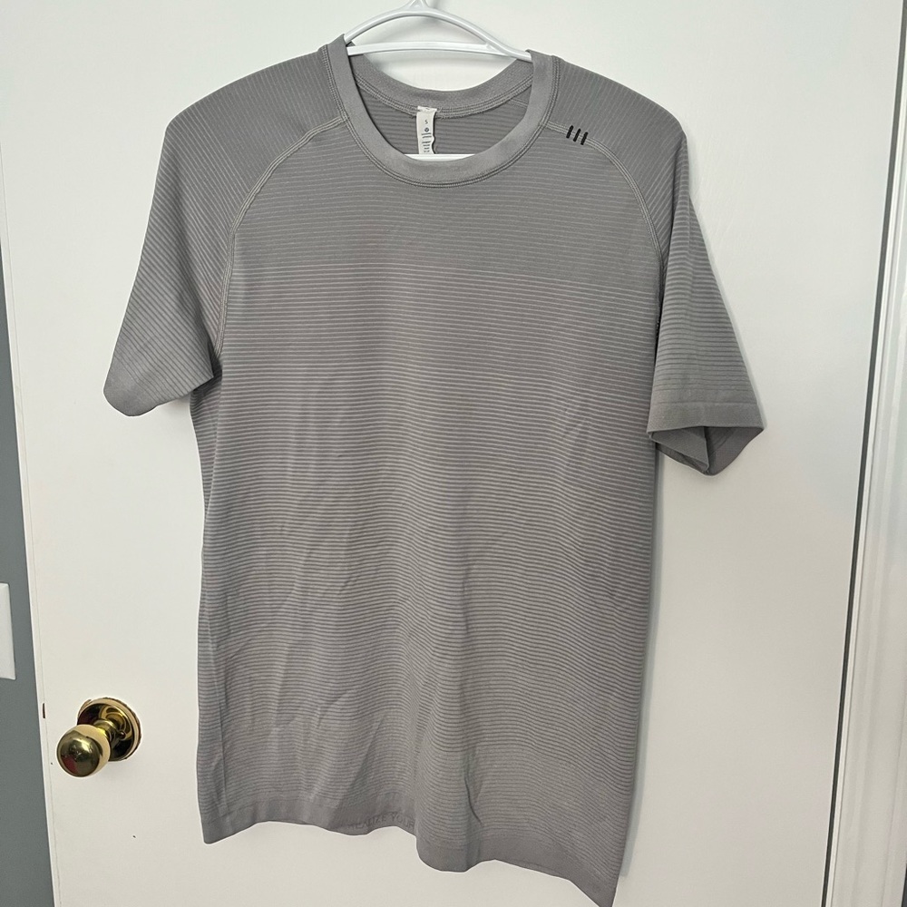 🍋Men’s Lululemon Metal Vent Tech Short Sleeve, size small